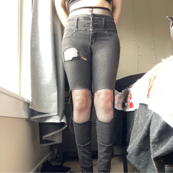 BLACK GRUNGE RIPPED JEANS - Picture 6 of 6